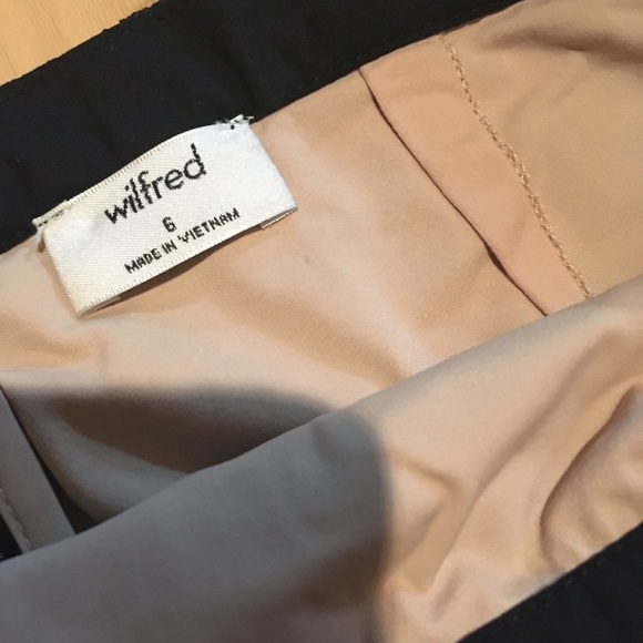 Aritzia/ wilfred skirt - Picture 2 of 3